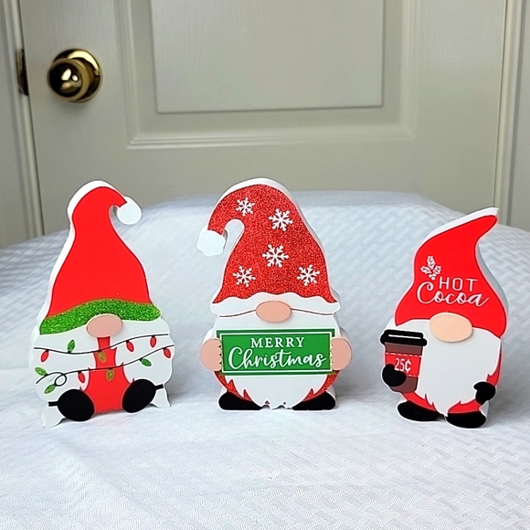 Christmas Gnomes Wooden Decor 6.5x4in set of 3 - Picture 1 of 8